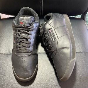 🖤Reebok Classics Black Princess Sneakers Size 10